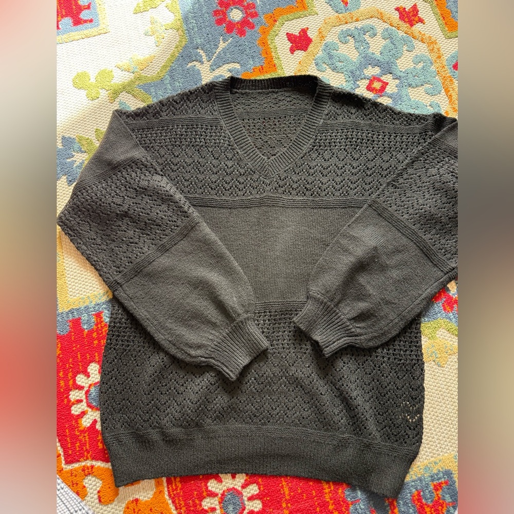 Women's V-Neck Sweater - Black